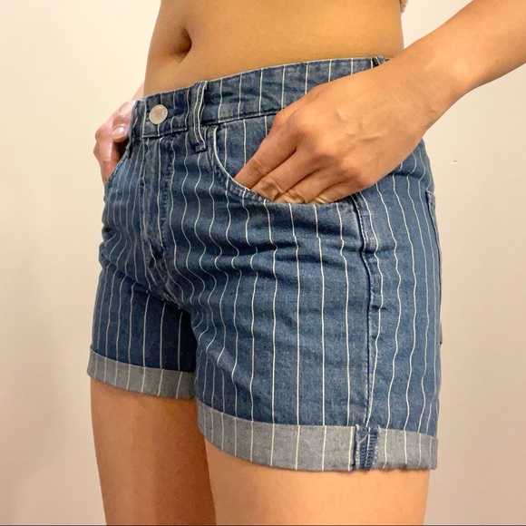 &Denim Blue Pinstripe cuff denim Shorts US 6 - Picture 2 of 7
